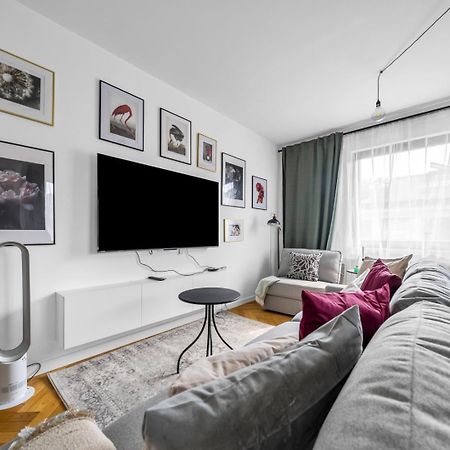 Skierniewicka Apt - Parking, Workspace, Balcony - By Rentujemy Varsóvia Exterior foto